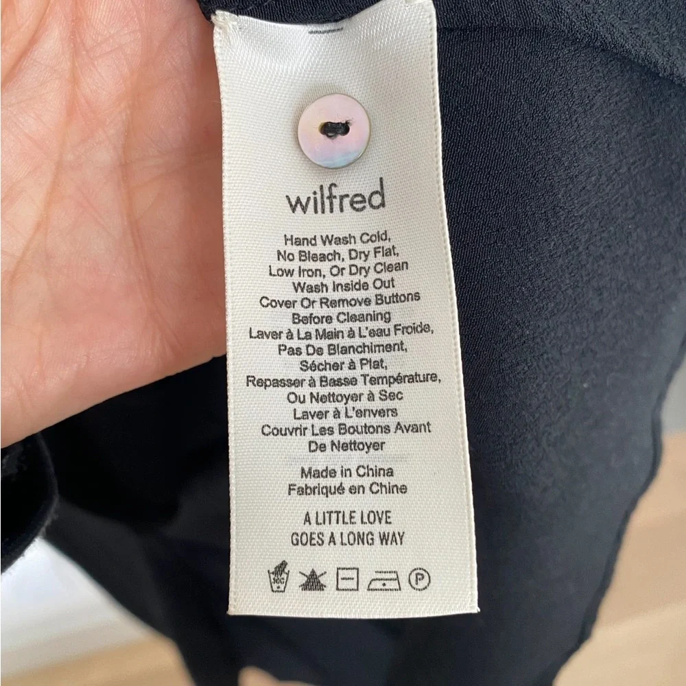 Black Button-Front V-Neck Long Sleeve Dress - Picture 4 of 10